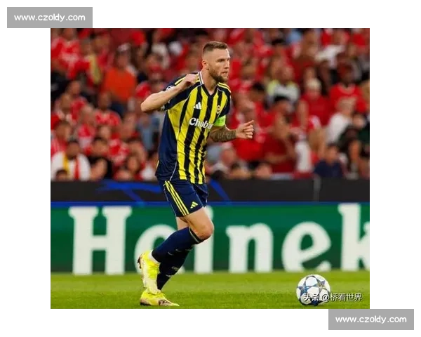 雅典队与本菲卡展开激烈对决 谁将赢得欧冠资格赛的关键一战